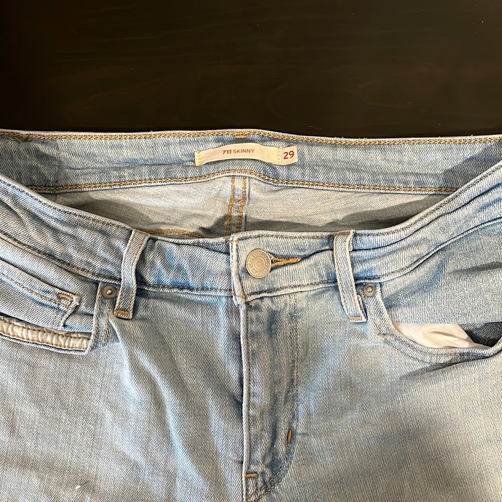 Levi’s 711 light wash skinny jeans